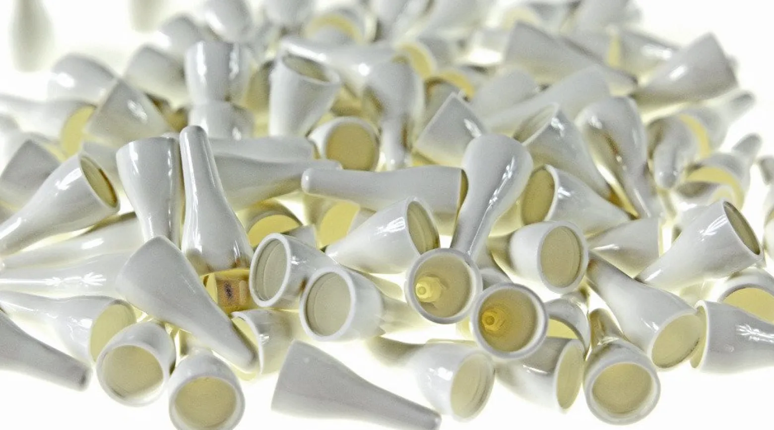 Pionki do gry plastik zwykłe - białe - 100 szt.